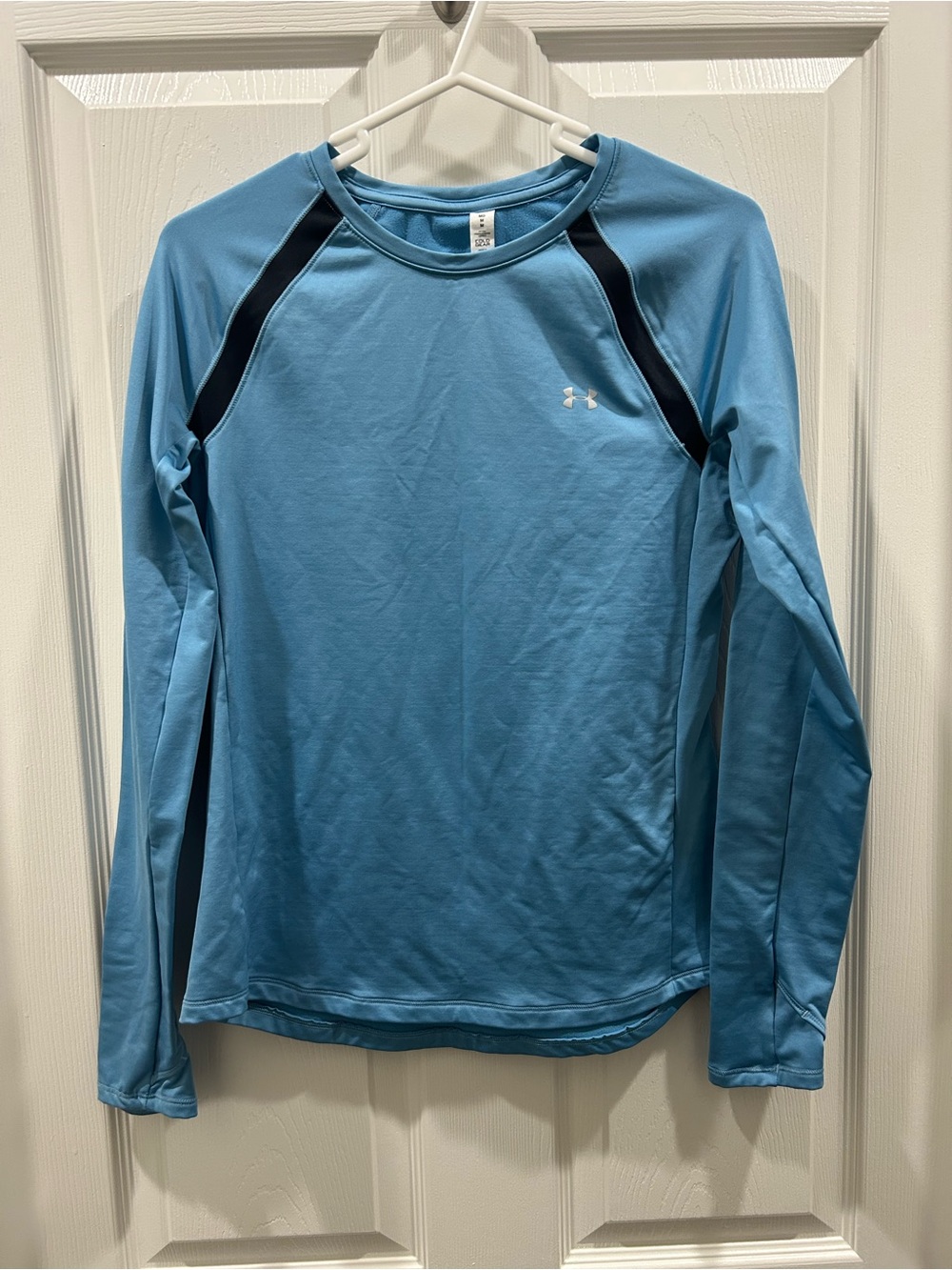 Under Armour ColdGear Women’s Light Blue Long-Sleeve Performance Shirt